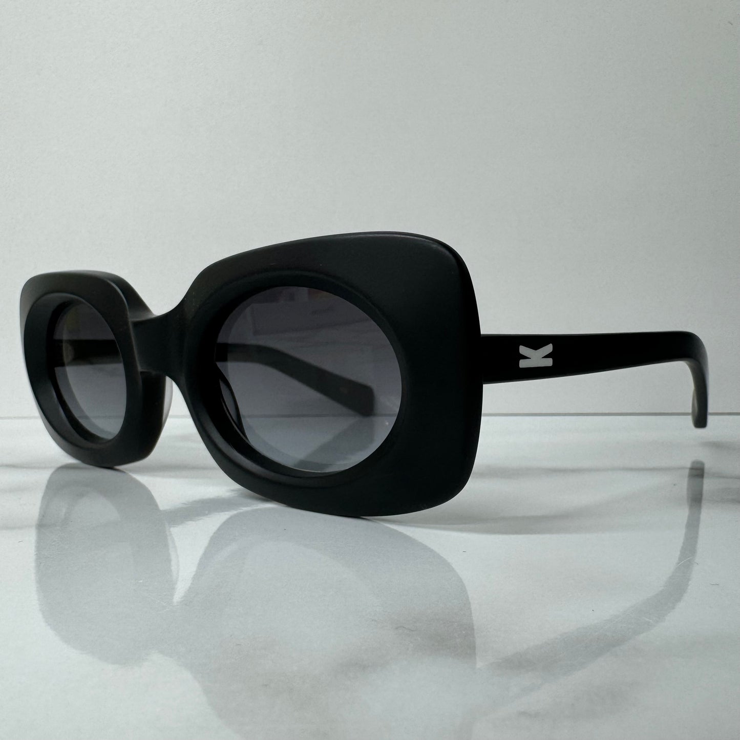Kaleos Franklin Sunglasses C004 Womens Matte Black Oval Gradient 49mm Glasses